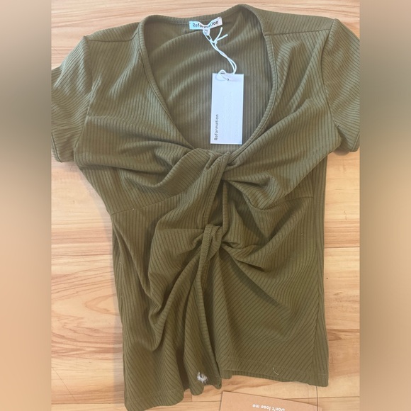 Reformation short sleeve top - Picture 2 of 4